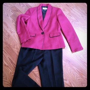Le Suit women's two piece pant suit, never worn